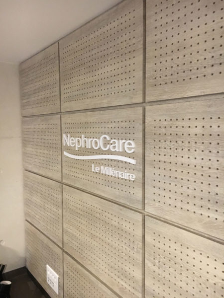 Nephrocare décoration intérieure en lettres-reliefs