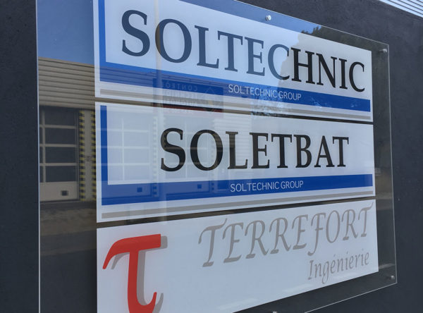 Soltechnic signalétique plaque plexiglas