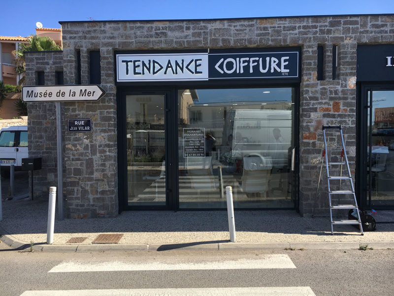 Tendance Coiffure enseigne lumineuse à Sète
